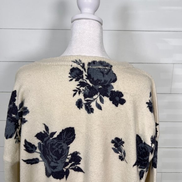 Chelsea & Theodore Off White & Navy Floral Relaxed Fit Sweater Size M - Picture 10 of 13